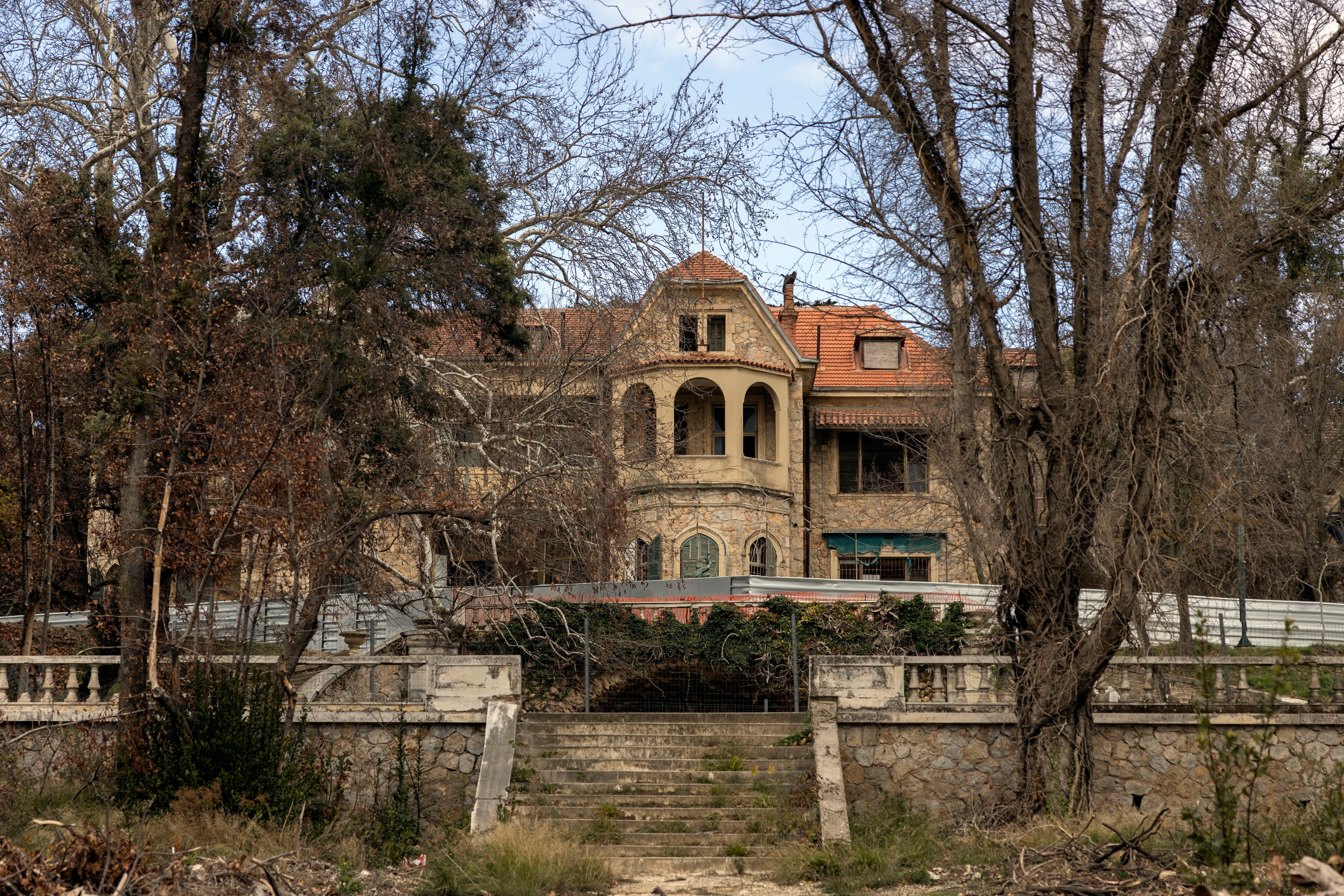 Vista del palacio de verano de la antigua familia real griega, 2023. (REUTERS/Stelios Misinas).