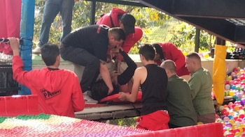 El incidente ocurrió en una de las atracciones del parque, identificada en el reporte policial como "el rodadero". - crédito redes sociales