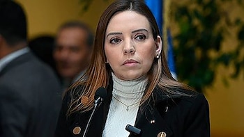 Carabineros allanó la oficina de una senadora oficialista acusada de sacar parte del sueldo de sus colaboradores