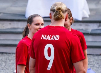 Princesa Ingrid Alexandra e Haaland em 2022 (Grosby)