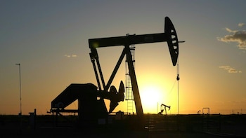 La evolución del conflicto en Medio Oriente y el precio del petróleo Brent influirán en la trayectoria del dólar durante los próximos meses - crédito AFP