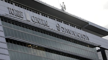 Davivienda alertó sobre llamadas de falsos asesores que buscan obtener claves para hacer transferencias: “Termine la llamada, ¡puede ser un fraude!”