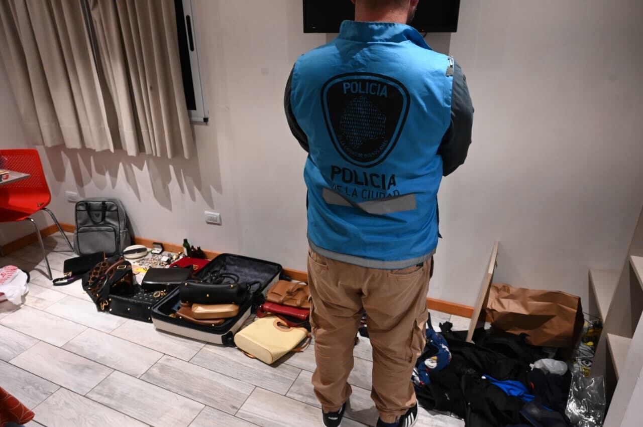 El material secuestrado a los detenidos por el robo