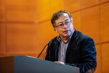 Gustavo Petro convocó a un