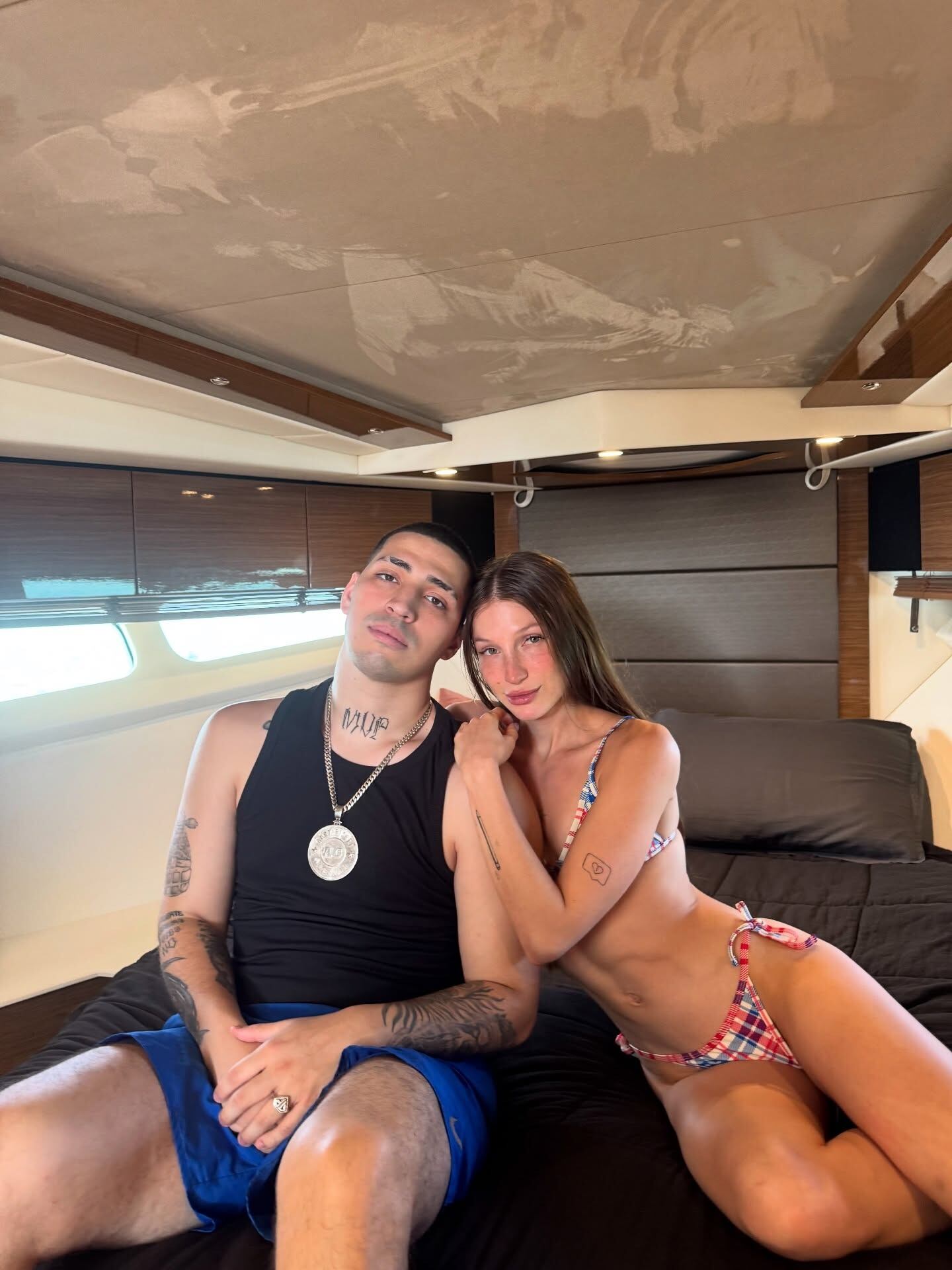 El videoclip de “Verte sonreír” y la foto de Nacho AG y Yami Safdie generaron miles de reacciones en Instagram