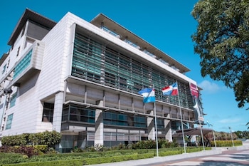 El Ministerio Público solicitó decomisar dinero en efectivo, inmuebles en Cap Cana, Santo Domingo, La Romana y San Rafael del Yuma, además de embarcaciones, vehículos, armas, joyas y equipos electrónicos./ (Ministerio Público)