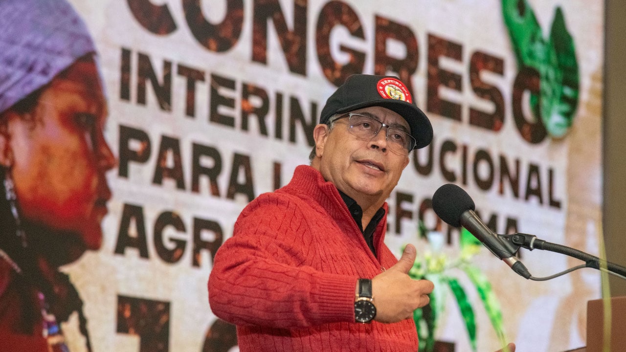 El presidente Gustavo Petro convocó a movilizaciones para, según él, defender medida propuesta por su Gobierno para reducir la cantidad de energía que se vende en bolsa - crédito César Carrión/ Presidencia