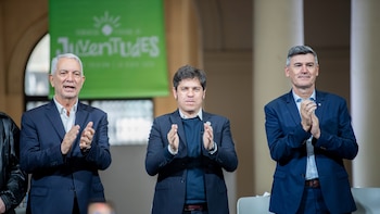 Otra señal de Kicillof a las provincias: compartió un acto con el intendente de Córdoba, que críticó a Milei