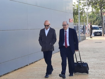 25/04/2025 20250425 El exasesor de Moncloa Luis Carrero y su abogado a la entrada en los juzgados de Badajoz.
POLITICA ESPAÑA EUROPA EXTREMADURA