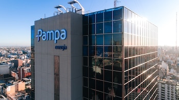 Pampa Energía volvió al mercado internacional y obtuvo financiamiento por USD 500 millones