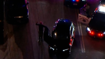 Detienen a dos sospechosos de robo tras una persecución a alta velocidad en Los Ángeles