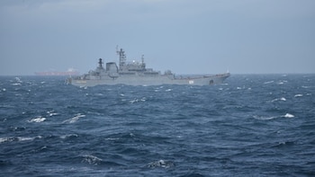 El buque español 'Audaz' intercepta