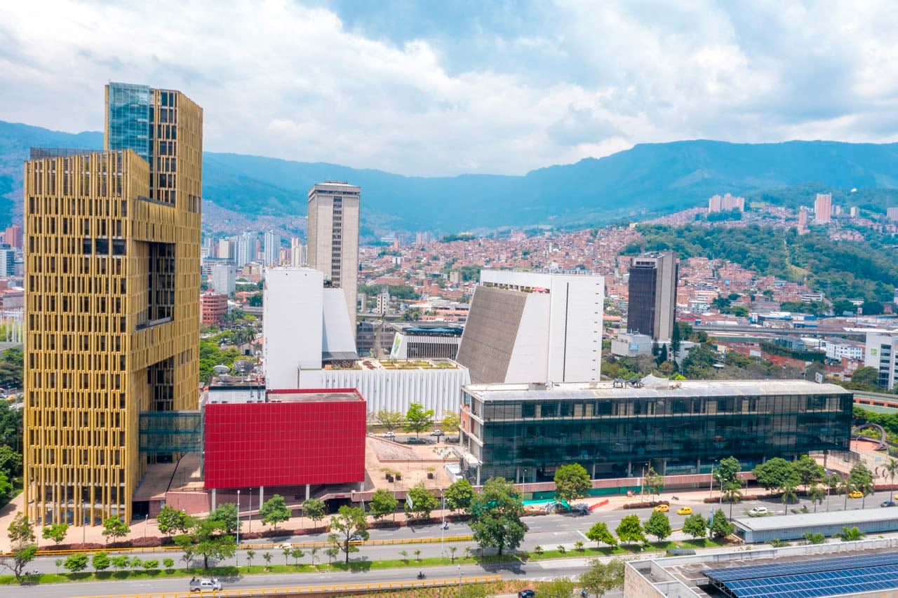 Esta es la ciudad colombiana que está entre las 10 más bellas del mundo, según Time Out: “Naturaleza exuberante y verde prácticamente por dondequiera que se mire”