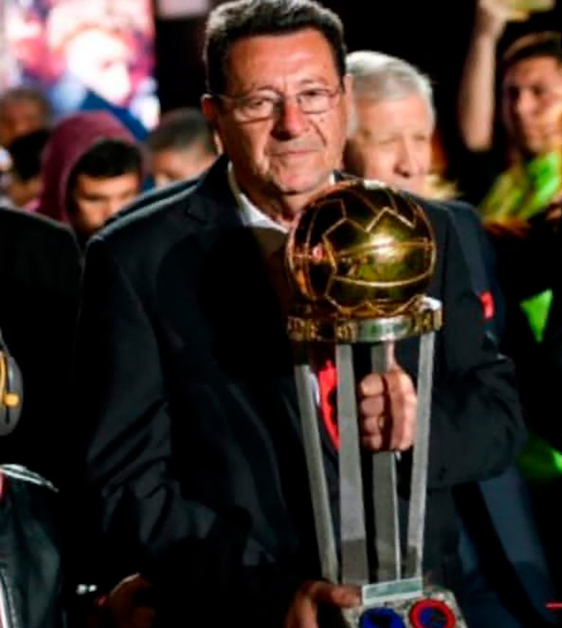 Durante un homenaje con la Copa Intercontinental. Fue una pieza clave en su obtención