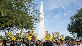 Un centenar de activistas políticos