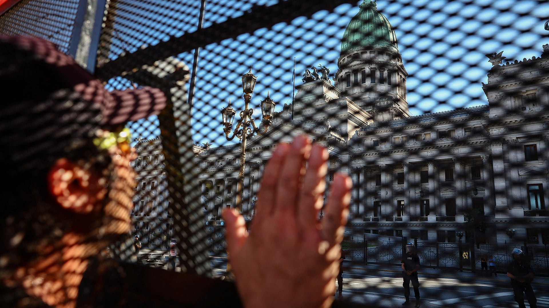 El presidente Milei busca consolidar su agenda en un escenario político fragmentado