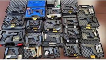 Estas eran las armas comercializadas por la red de tráfico de armas de fuego en la que estaba involucrado el canadiense - crédito @401_da_sarpanch/X