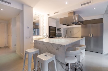 La cocina profesional del piso de Cristina Pedroche y Dabiz Muñoz. (Idealista)