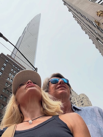 Juan Carlos Rivero y Eva Armenteros por Nueva York durante el Mundial 2026 (Instagram)