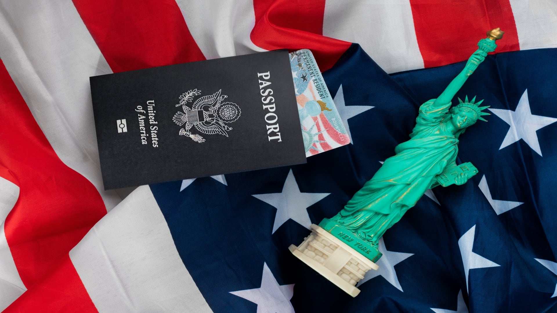 El gobierno exige un pago adicional de 100.000 dólares para nuevas solicitudes de visa H-1B. (crédito Freepik)