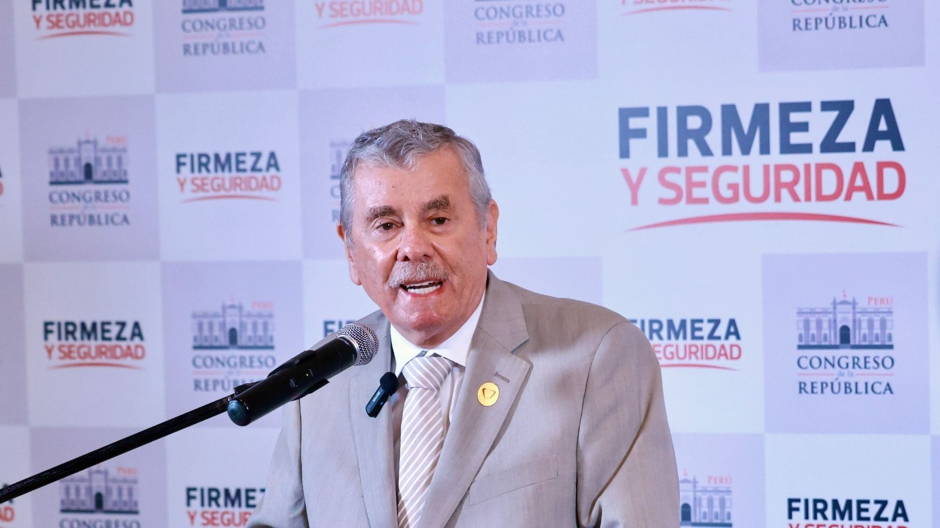 Presidente del Parlamento defendió permanencia de José Jerí, pese a cuestionamientos por reunión clandestina. | Congreso