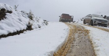 Cusco. Nevadas bloquean la vía
