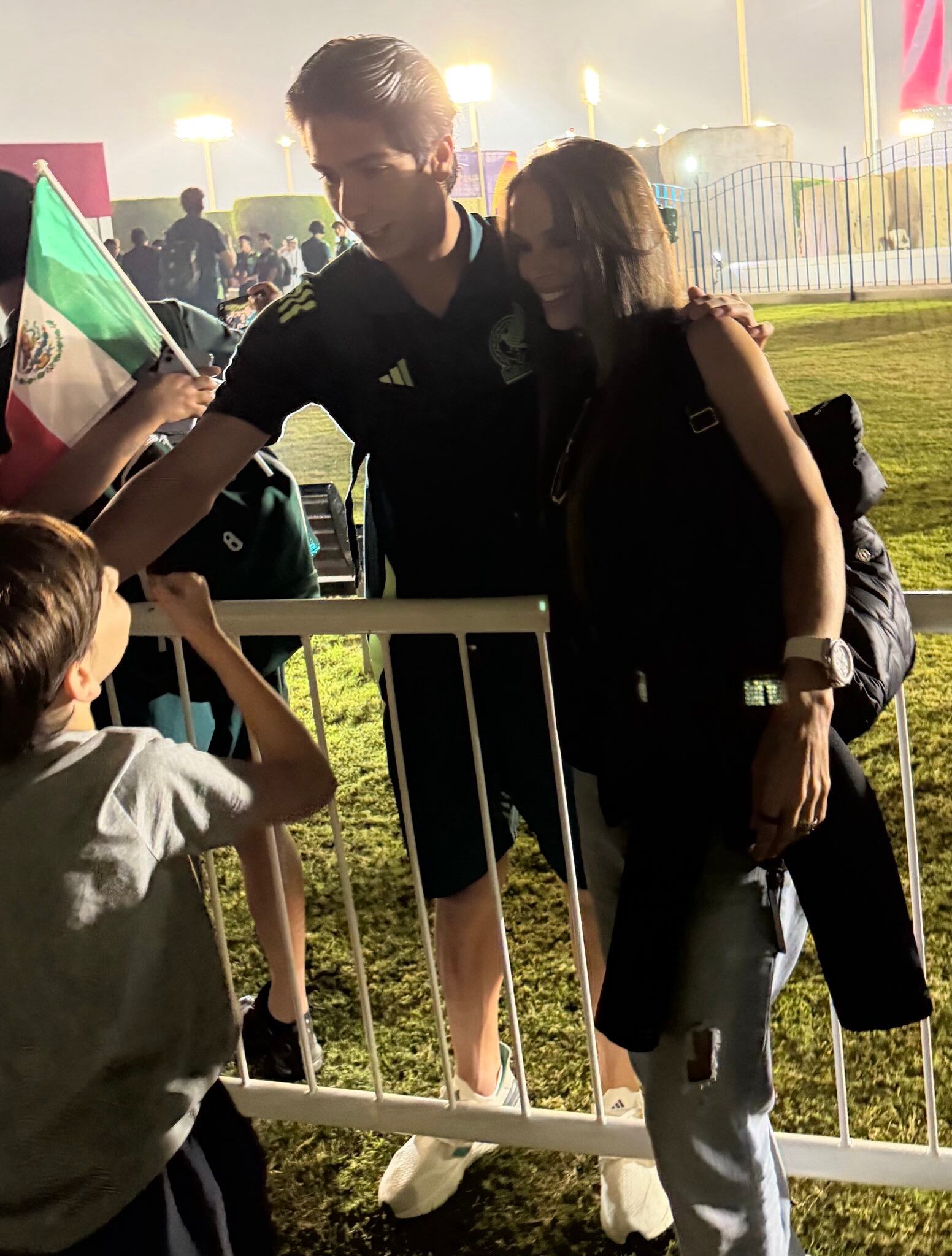 Marcela Ramos, madre de Lucca Vuoso, se encargó de apoyar a los seleccionados desde la tribuna. En este caso, principalmente a su hijo y a Luis Gamboa.Crédito: X/ @Marsherams81