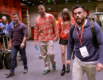 Con el paso de los meses, Taylor y Travis fueron juntos en los juegos de los Chiefs
(Foto AP/Charlie Riedel, archivo)