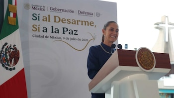 La presidenta Claudia Sheinbaum encabezando el programa "Sí al desarme, sí a la paz".
Crédito: Juan Carlos Buenrostro / Presidencia