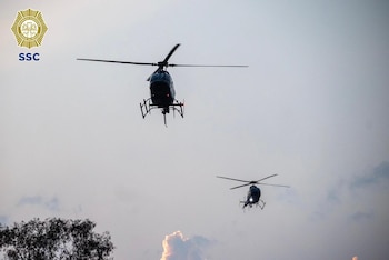 Dos helicópteros Cóndor refuerzas las