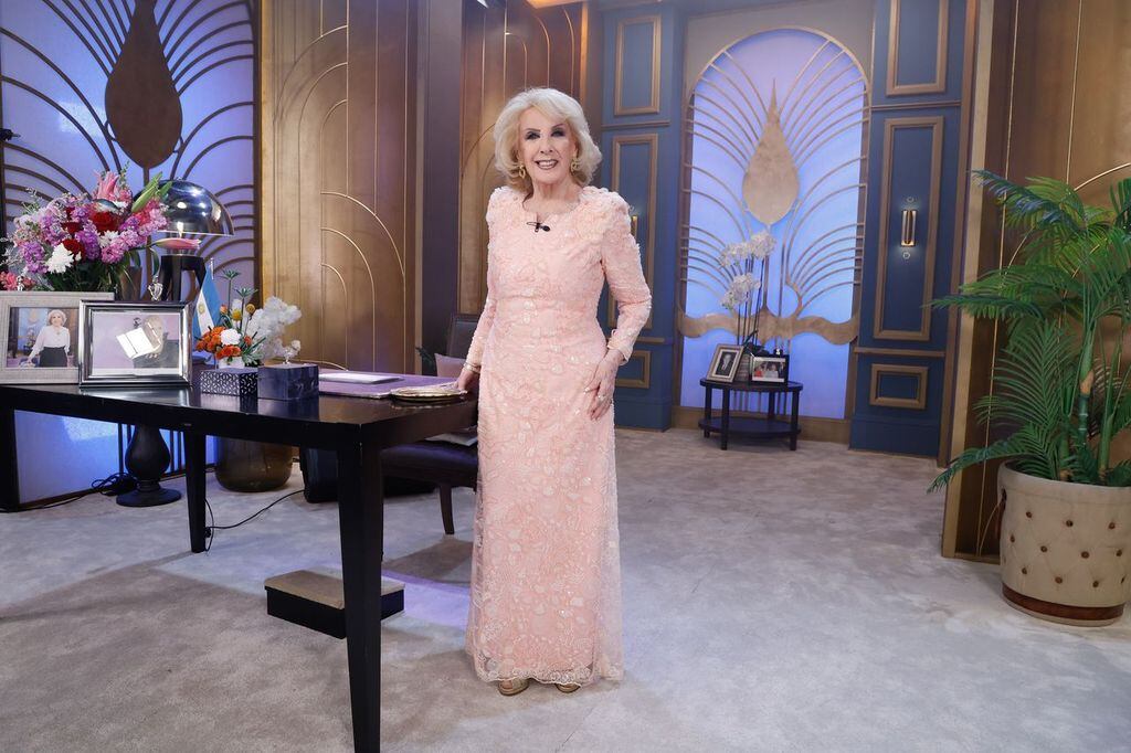 El look completo que eligió Mirtha Legrand para la emisión de su programa (Story Lab)
