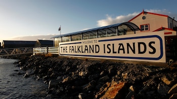 Polémica en Malvinas por un megaproyecto para instalar una salmonera: los isleños piden convocar a un referéndum