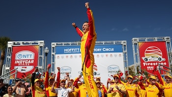 El español Álex Palou celebra