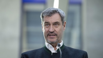 El líder de la CSU apoya a Merz y rechaza movimientos internos para reemplazar al canciller de Alemania