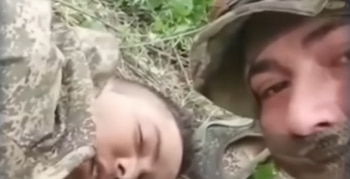 Uno de los sobrevivientes al reclutamiento de las fuerzas rusas estuvo en riesgo de perder la vida - crédito Captura de Video Noticias Caracol