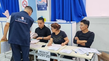 La primera mesa de sufragio en la región La Libertad se instaló a las 5:57 a. m. en el centro poblado Barrio Negro - Créditos: ONPE.