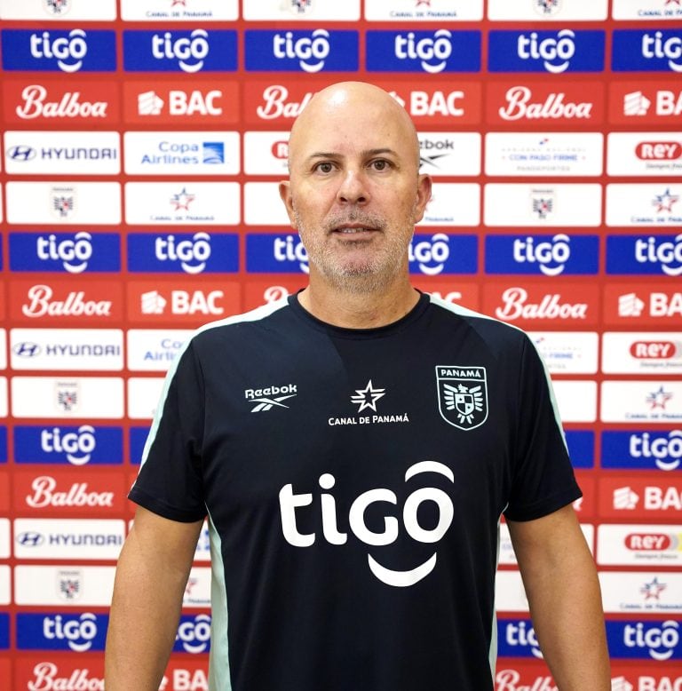 Sergio Pardo Carrillo dirigió el primer trabajo físico del equipo en India tras incorporarse al cuerpo técnico de Thomas Christiansen. Tomada de la Fepafut