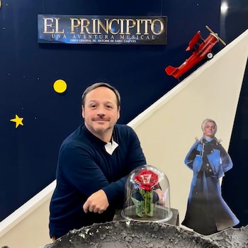 Claudio Fernández nació en Tandil y desarrolló una carrera que unió actuación, dirección, técnica teatral y producción audiovisual