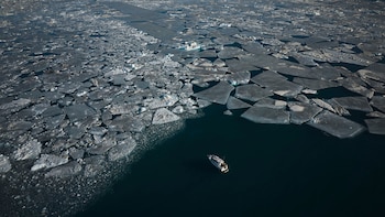 Descubren más de 30 lagos debajo de glaciares en el Ártico: cómo afectan al deshielo en la región