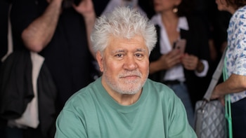 Almodóvar recibe el homenaje de