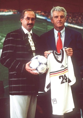 Uli Stielke, con la camiseta