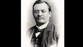 El escritor popular fue una