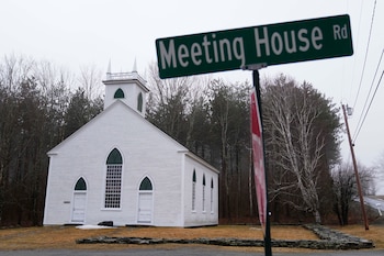 Trece Artistas Transformaron El Interior