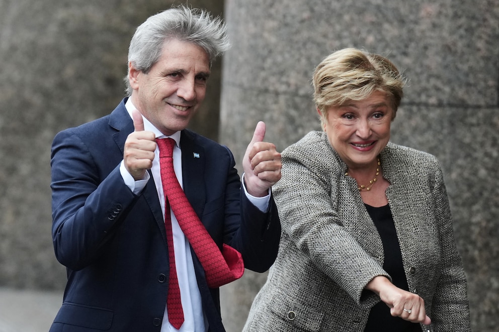 Caputo anunció un alivio fiscal para pymes con devolución de IVA