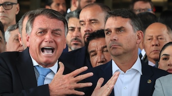 La Fiscalía se muestra favorable a que Flávio Bolsonaro visite de nuevo a su padre Jair, en arresto domiciliario