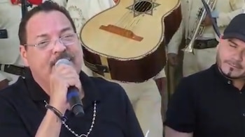 El cantante se mostró bastante