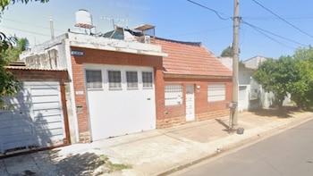 Doble tragedia en Morón: investigarán la muerte de un padre y su hija tras encontrarse los cuerpos en su casa