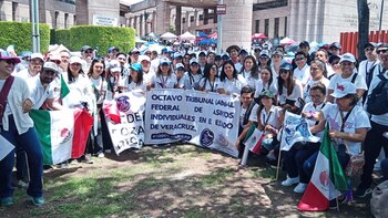 Desde hace medio mes, trabajadores,