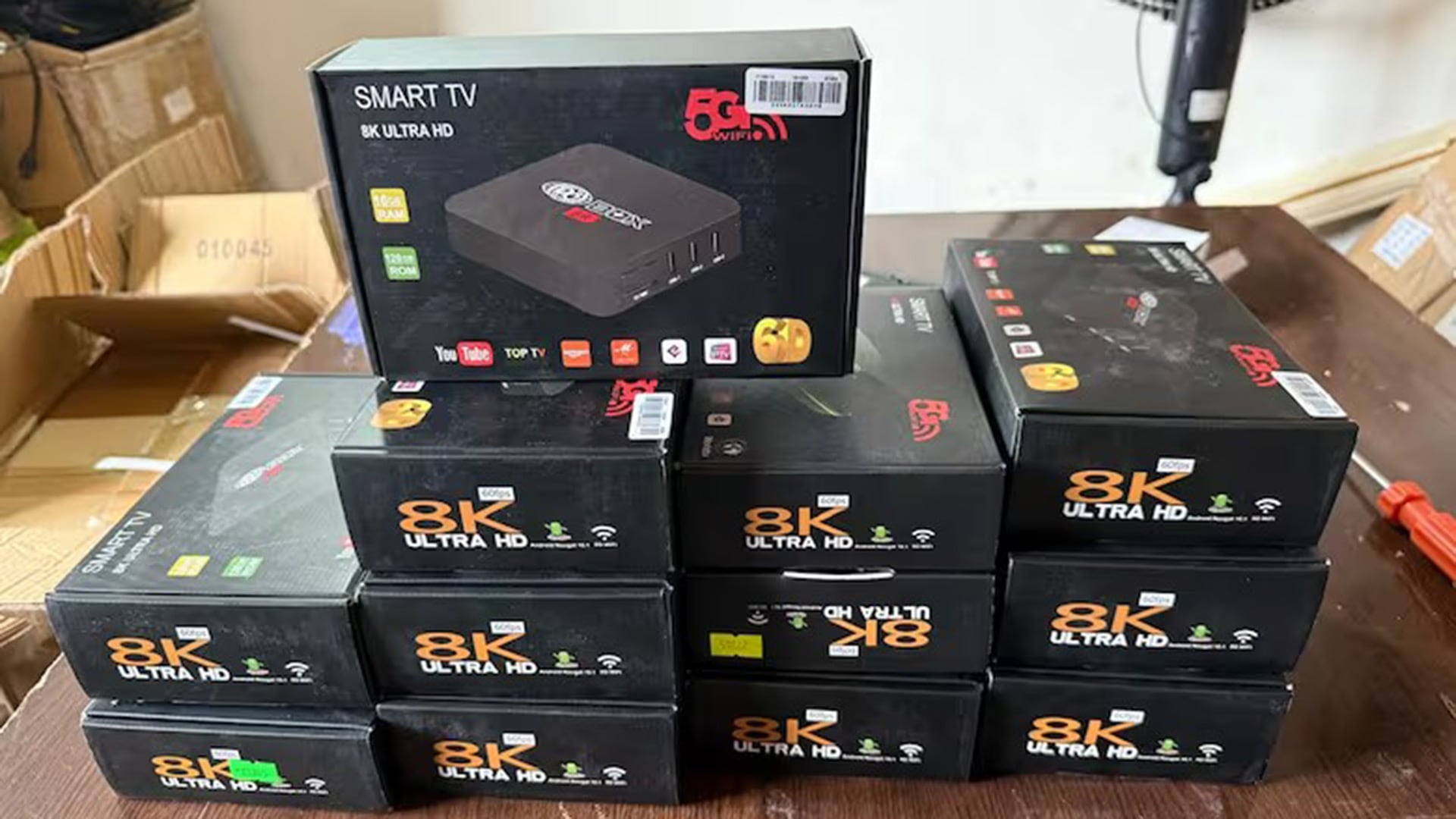 Varios TV Box secuestrados en el marco de la causa contra el empresario patagónico