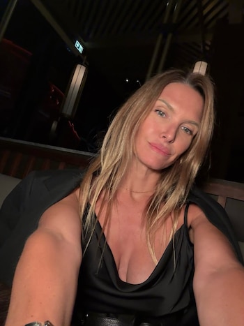 Zámolo eligió un maquillaja suave